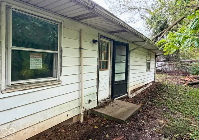 Photo 4 of Single family home for sale at 3711 S Walnut St, Muncie, IN 47302 | MLS# 22128195 | Listing updated on 2026-09-25