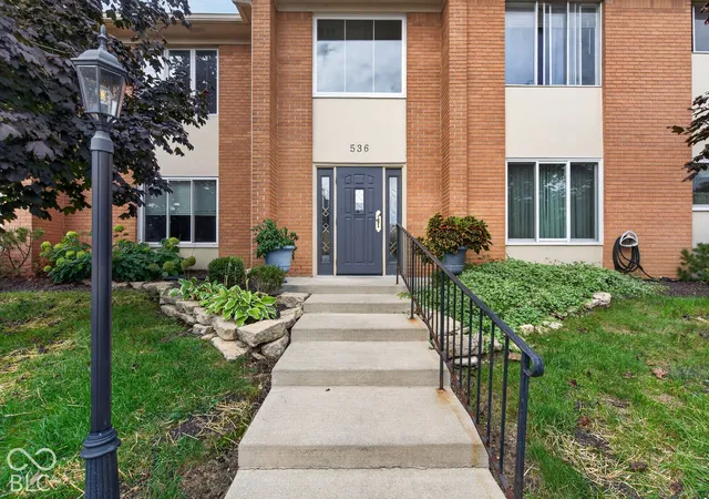 Photo 3 of Condo for sale at 536 E Hunters Dr #APT C, Carmel, IN 46032 | MLS# 22128198 | Listing updated on 2026-09-27