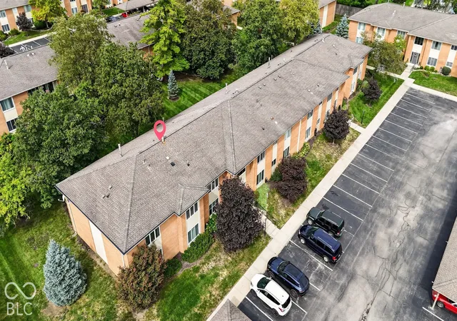 Photo 4 of Condo for sale at 536 E Hunters Dr #APT C, Carmel, IN 46032 | MLS# 22128198 | Listing updated on 2026-09-27