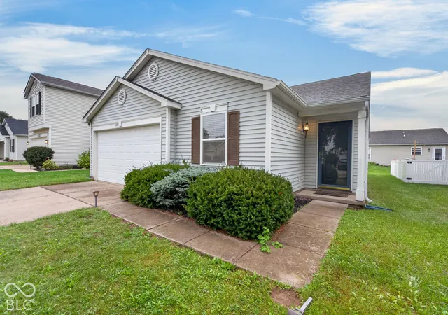 Photo 3 of Single family home for sale at 14777 White Tail Run, Noblesville, IN 46060 | MLS# 22128205 | Listing updated on 2026-09-29