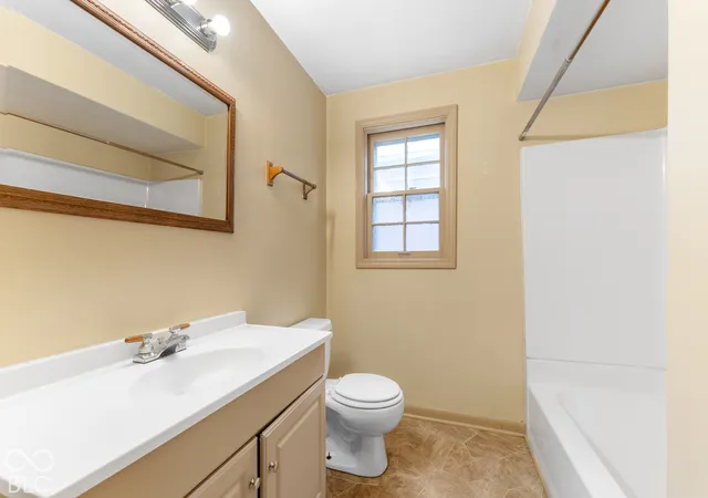 Photo 2 of House for sale at 1008 E Bradbury Ave, Indianapolis, IN 46203 | MLS# 22128210 | Listing updated on 2026-10-06