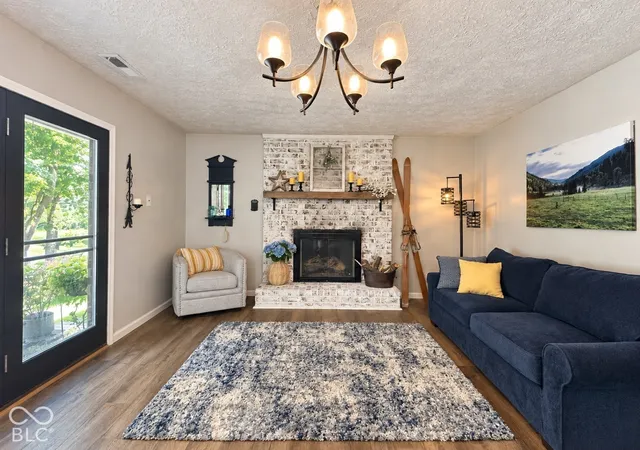 Photo 4 of Sale Pending at 2534 S Edgewood Cvs, Martinsville, IN 46151 | MLS# 22128215 | Listing updated on 2026-10-05