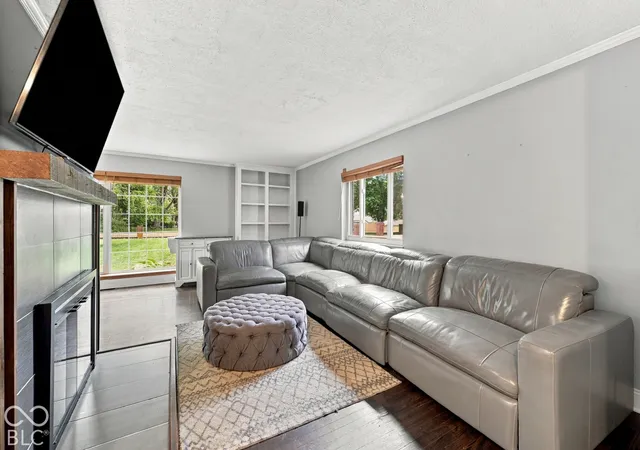 Photo 3 of Single family home for sale at 27 W Roberts Rd, Indianapolis, IN 46217 | MLS# 22128218 | Listing updated on 2026-09-29