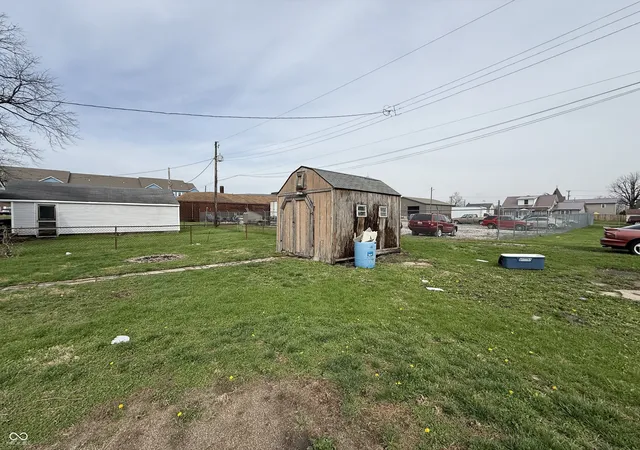 Photo 3 of Single family home for sale at 1636 S B St, Elwood, IN 46036 | MLS# 22128229 | Listing updated on 2026-09-26