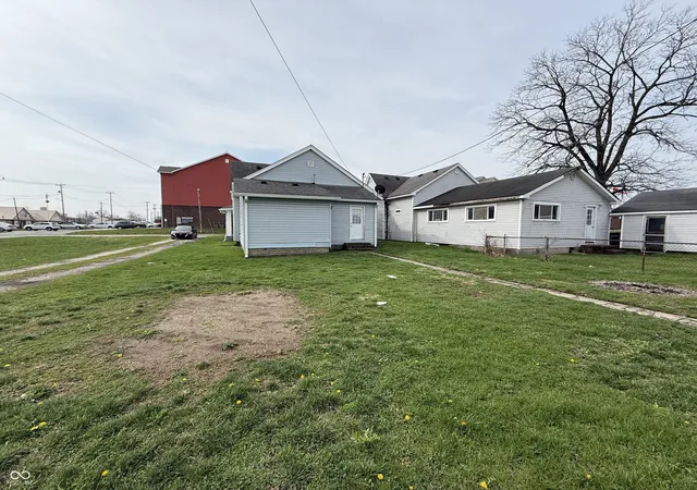 Photo 4 of Single family home for sale at 1636 S B St, Elwood, IN 46036 | MLS# 22128229 | Listing updated on 2026-09-26
