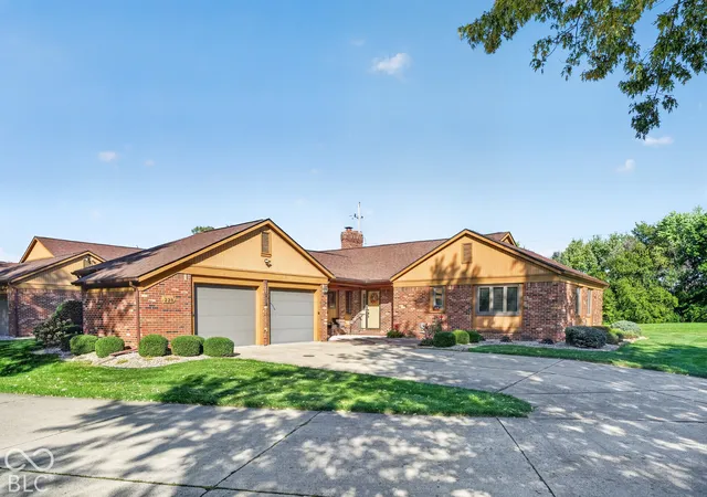 Photo 2 of Condo for sale at 228 College Pkwy, Anderson, IN 46012 | MLS# 22128230 | Listing updated on 2026-10-16