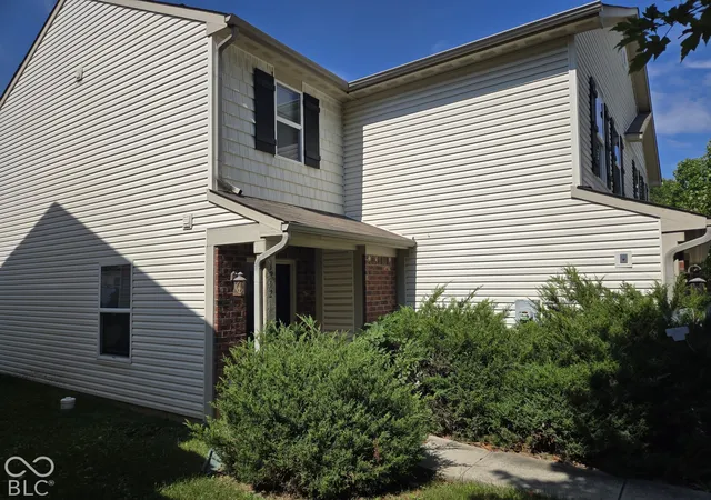 Single family home for sale at 1212 Topp Crk Dr, Indianapolis, IN 46214 | MLS# 22128237