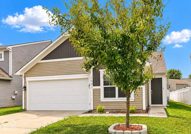Photo 3 of Single family home for sale at 1003 Belvedere Dr, Shelbyville, IN 46176 | MLS# 22128238 | Listing updated on 2026-09-25