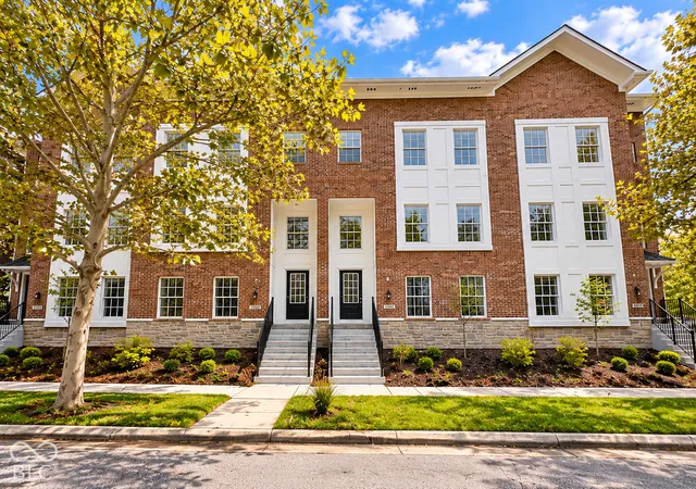Townhouse for sale at 5752 Birtz Rd, Indianapolis, IN 46216 | MLS# 22128245