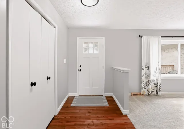 Photo 3 of Sale Pending at 906 South Hvn Rd, Greenwood, IN 46143 | MLS# 22128262 | Listing updated on 2026-09-30