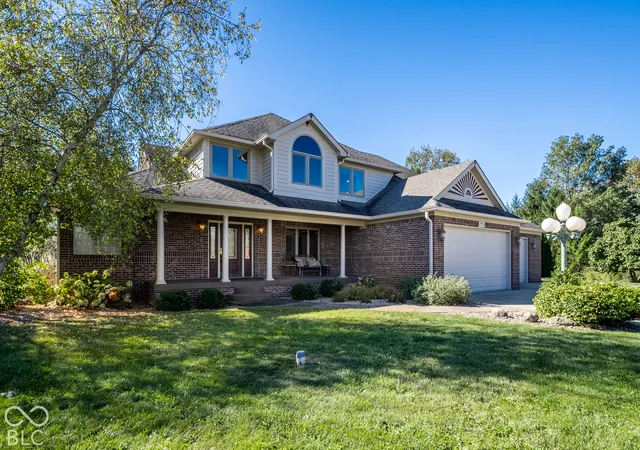 Photo 2 of Single family home for sale at 3634 N Hunters Ct, Greenfield, IN 46140 | MLS# 22128281 | Listing updated on 2026-10-08