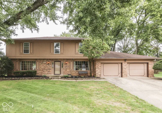 Photo 1 of Single family home for sale at 594 Watterson Ct, Indianapolis, IN 46217 | MLS# 22128294 | Listing updated on 2026-09-26