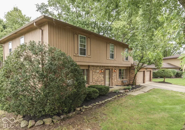 Photo 2 of Single family home for sale at 594 Watterson Ct, Indianapolis, IN 46217 | MLS# 22128294 | Listing updated on 2026-09-26
