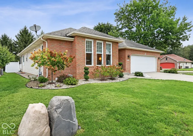 Photo 2 of Single family home for sale at 3802 N Station Dr, Columbus, IN 47203 | MLS# 22128296 | Listing updated on 2026-10-05