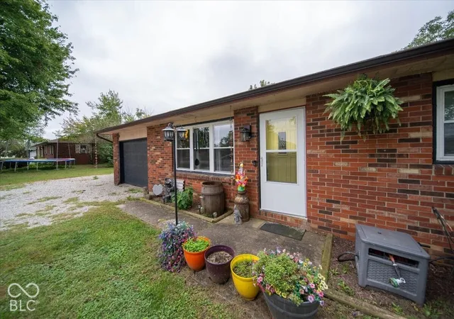 Photo 3 of Single family home for sale at 3603 E Gore St, Columbus, IN 47201 | MLS# 22128297 | Listing updated on 2026-09-26