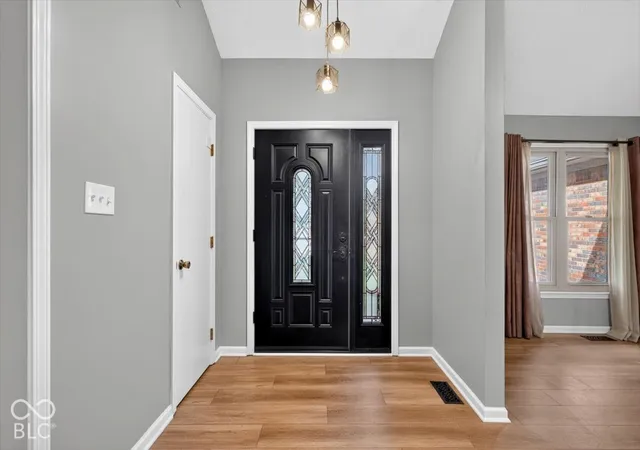 Photo 2 of Single family home for sale at 1101 Riverview Dr, Greenfield, IN 46140 | MLS# 22128312 | Listing updated on 2026-09-30
