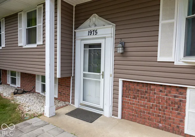 Photo 2 of Single family home for sale at 1975 W Crescent Dr, Crawfordsville, IN 47933 | MLS# 22128316 | Listing updated on 2026-09-30