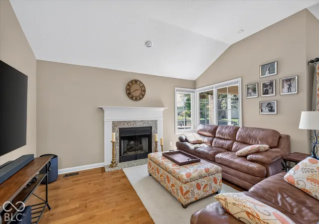Photo 4 of Single family home for sale at 7251 River Glen Dr, Fishers, IN 46038 | MLS# 22128317 | Listing updated on 2026-10-01