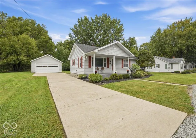 Photo 1 of Single family home for sale at 606 E Water St, Pendleton, IN 46064 | MLS# 22128319 | Listing updated on 2026-09-26