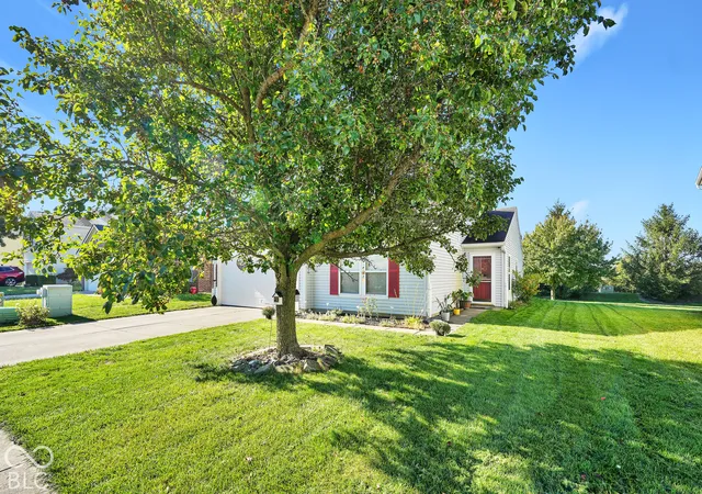 Photo 2 of Single family home for sale at 8452 Abbey Dell Dr, Camby, IN 46113 | MLS# 22128320 | Listing updated on 2026-10-01