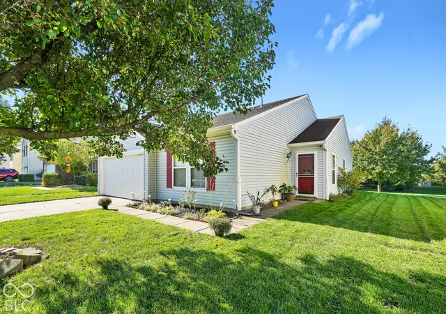 Photo 3 of Single family home for sale at 8452 Abbey Dell Dr, Camby, IN 46113 | MLS# 22128320 | Listing updated on 2026-10-01