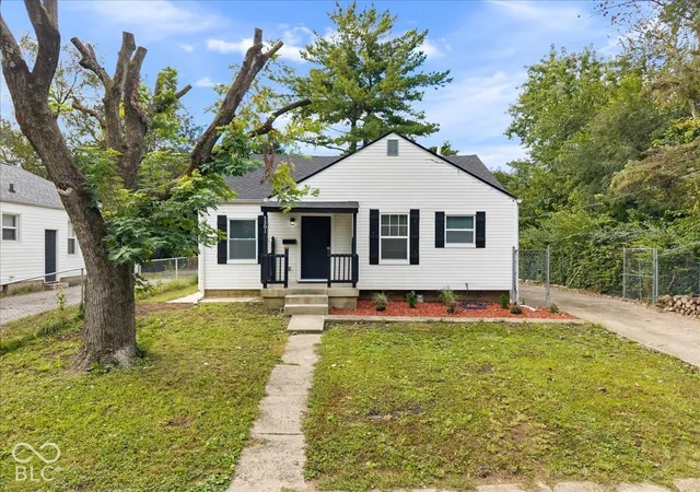 Photo 2 of Single family home for sale at 5301 Sutton St, Indianapolis, IN 46218 | MLS# 22128325 | Listing updated on 2026-09-29