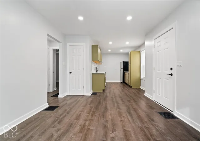 Photo 4 of Single family home for sale at 5301 Sutton St, Indianapolis, IN 46218 | MLS# 22128325 | Listing updated on 2026-10-08