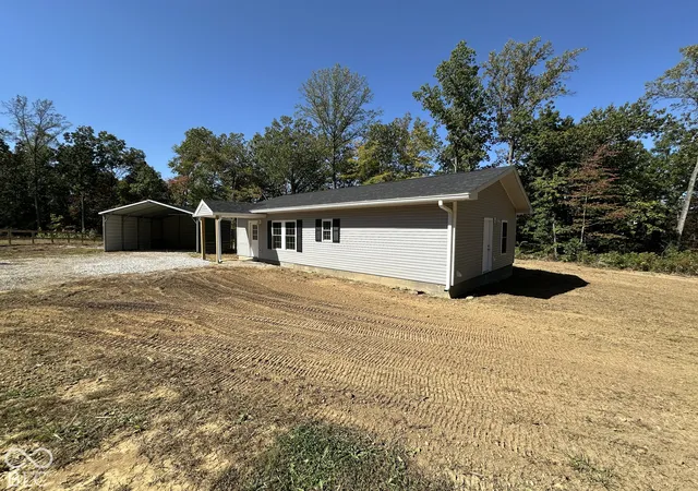Photo 2 of Single family home for sale at 1277 N Lawrence Holw Rd, Bloomfield, IN 47424 | MLS# 22128329 | Listing updated on 2026-10-10
