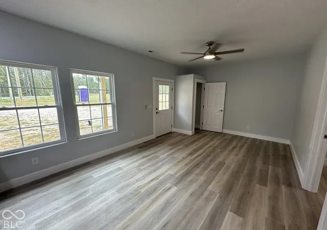 Photo 3 of Single family home for sale at 1277 N Lawrence Holw Rd, Bloomfield, IN 47424 | MLS# 22128329 | Listing updated on 2026-09-26