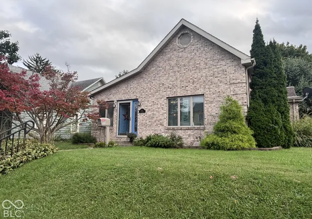 Photo 1 of Single family home for sale at 511 W Market, Crawfordsville, IN 47933 | MLS# 22128337 | Listing updated on 2026-10-01