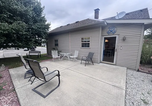 Photo 3 of Single family home for sale at 511 W Market, Crawfordsville, IN 47933 | MLS# 22128337 | Listing updated on 2026-10-01