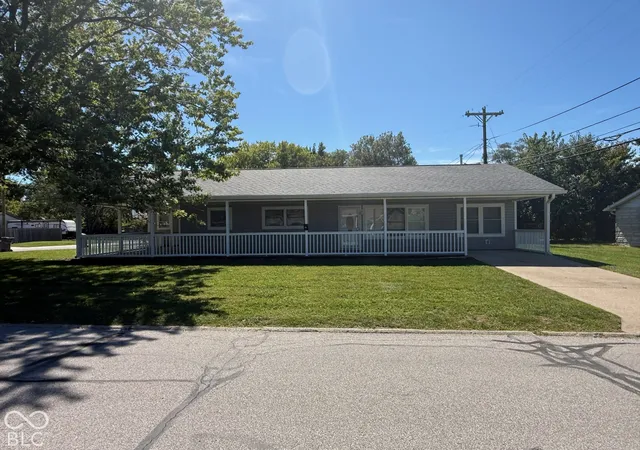 Single family home for sale at 17 Parkview Dr, Whiteland, IN 46184 | MLS# 22128341