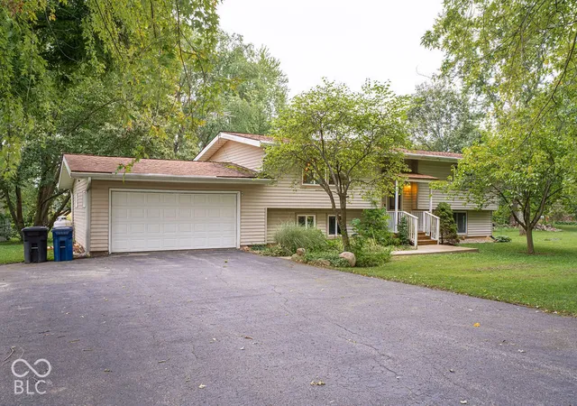 Photo 4 of Single family home for sale at 23845 Six Points Rd, Sheridan, IN 46069 | MLS# 22128370 | Listing updated on 2026-09-28