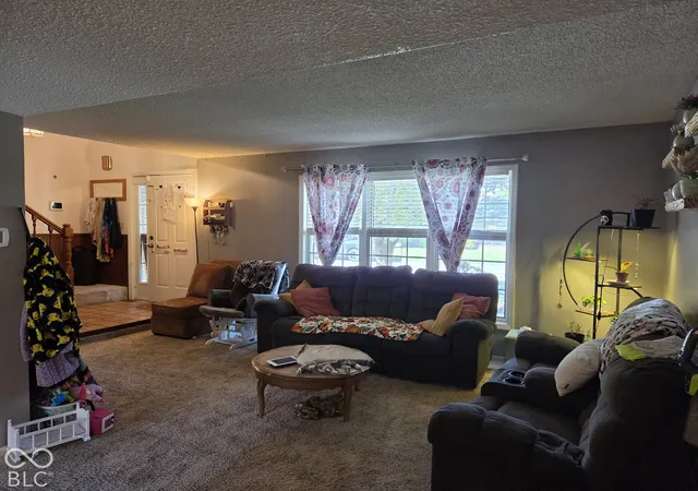 Photo 3 of Single family home for sale at 1205 N Oak St, Elwood, IN 46036 | MLS# 22128373 | Listing updated on 2026-10-01