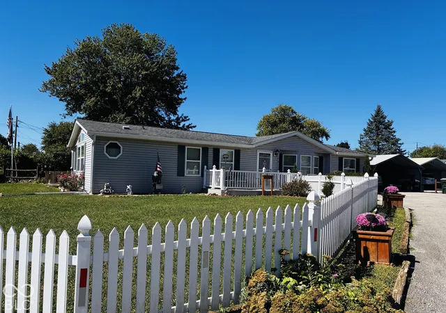 Photo 2 of Manufactured home for sale at 312 W Lou Ln, Greensburg, IN 47240 | MLS# 22128379 | Listing updated on 2026-10-01