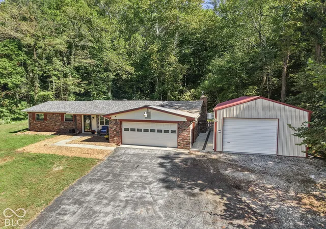 Photo 2 of Single family home for sale at 2049 N Blue Blf Rd, Martinsville, IN 46151 | MLS# 22128382 | Listing updated on 2026-09-29