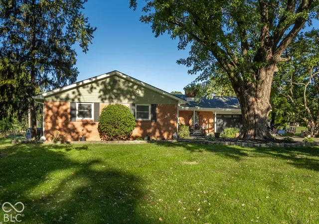 Photo 2 of Single family home for sale at 7950 N Whittier Pl, Indianapolis, IN 46250 | MLS# 22128385 | Listing updated on 2026-10-07