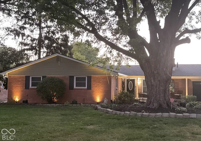 Photo 4 of Single family home for sale at 7950 N Whittier Pl, Indianapolis, IN 46250 | MLS# 22128385 | Listing updated on 2026-10-07