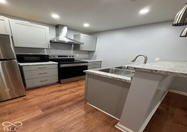 Photo 3 of House for sale at 2220 N Kenyon St, Indianapolis, IN 46219 | MLS# 22128386 | Listing updated on 2026-09-27