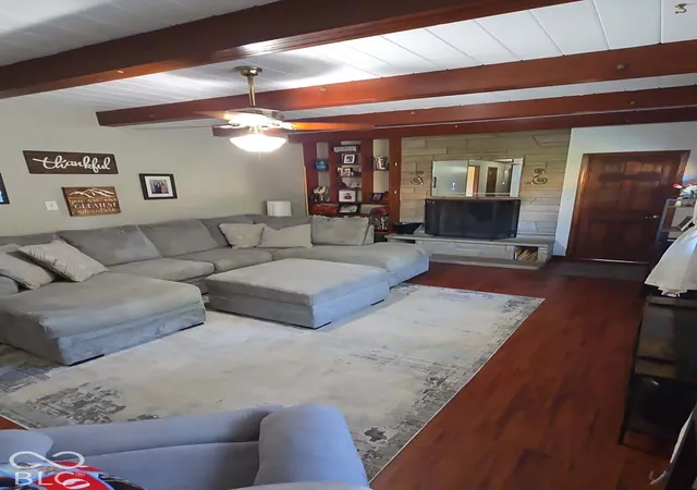 Photo 3 of Single family home for sale at 3342 Hillcrest Dr, Indianapolis, IN 46227 | MLS# 22128387 | Listing updated on 2026-10-01