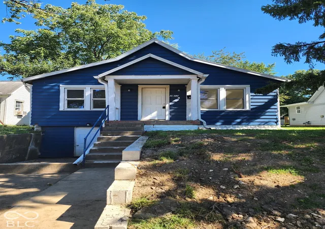 Photo 1 of Single family home for sale at 2632 Central Ave, Anderson, IN 46016 | MLS# 22128393 | Listing updated on 2026-09-29