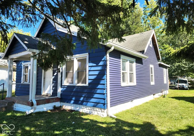 Photo 2 of Single family home for sale at 2632 Central Ave, Anderson, IN 46016 | MLS# 22128393 | Listing updated on 2026-09-29