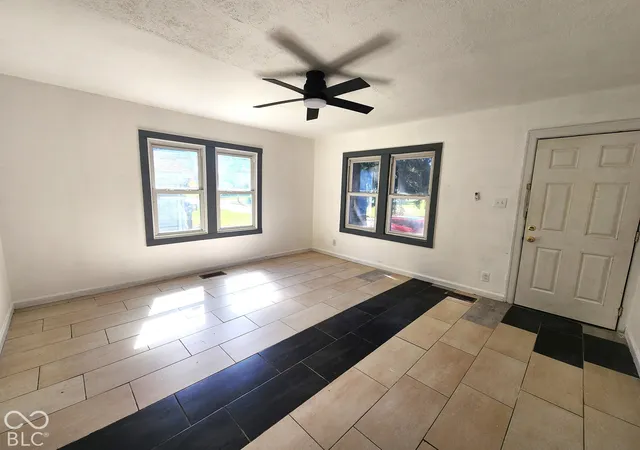 Photo 4 of Single family home for sale at 2632 Central Ave, Anderson, IN 46016 | MLS# 22128393 | Listing updated on 2026-09-29
