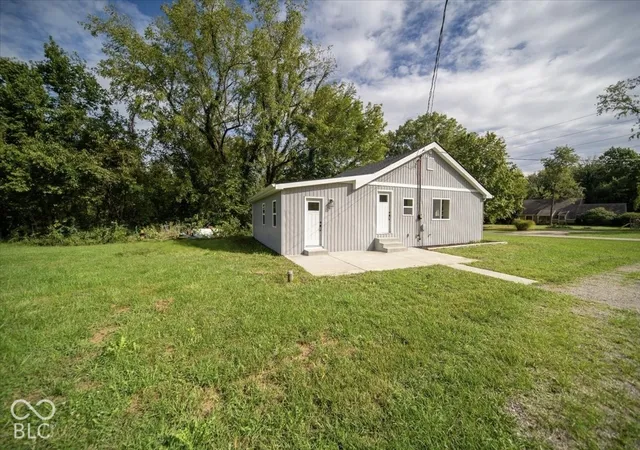 Photo 4 of Single family home for sale at 1215 N 450 West, Shelbyville, IN 46176 | MLS# 22128394 | Listing updated on 2026-09-29