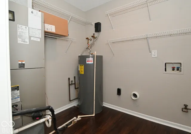 Photo 4 of Single family home for sale at 2265 Lakecrest Dr, Columbus, IN 47201 | MLS# 22128395 | Listing updated on 2026-10-02