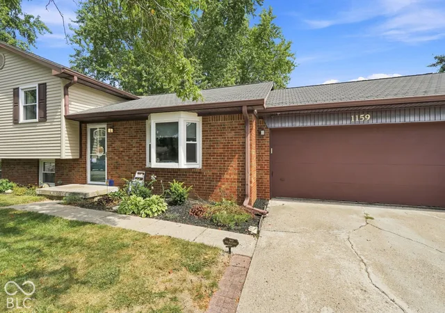 Photo 2 of Single family home for sale at 1159 Cambridge Dr, Greenwood, IN 46142 | MLS# 22128397 | Listing updated on 2026-09-29