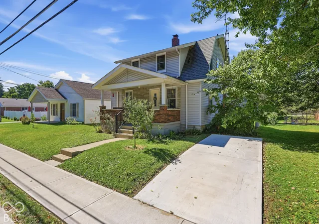 Photo 2 of Single family home for sale at 733 S Park Ave, Batesville, IN 47006 | MLS# 22128405 | Listing updated on 2026-09-30