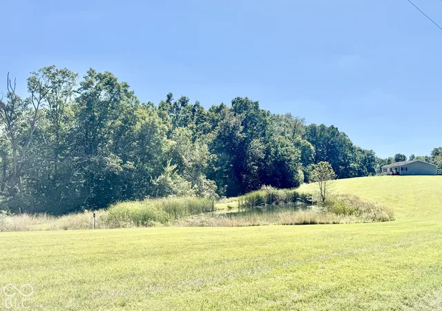 Photo 4 of Single family home for sale at 8476 E Sycamore Rd, Bloomfield, IN 47424 | MLS# 22128414 | Listing updated on 2026-10-01