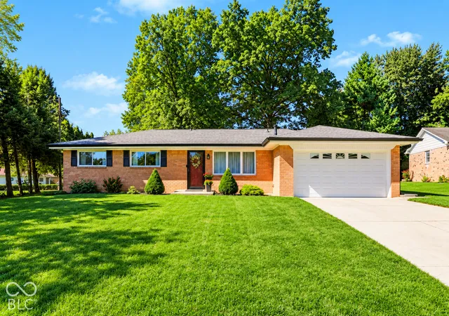 Photo 1 of Single family home for sale at 8150 Hi Vu Dr, Indianapolis, IN 46227 | MLS# 22128415 | Listing updated on 2026-10-03
