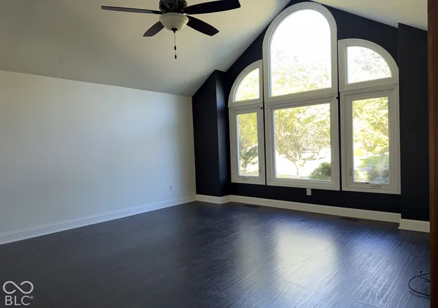 Photo 3 of Single family home for sale at 3811 Oriole Dr, Columbus, IN 47203 | MLS# 22128416 | Listing updated on 2026-09-30